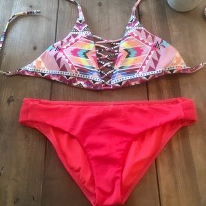 Billabong Bikini - Large Top/Medium Bottom
